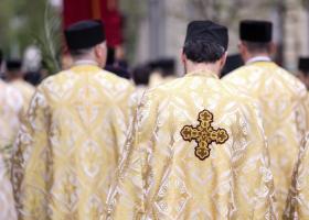 De Paște, preoții vor fi învățați să folosească extinctoarele