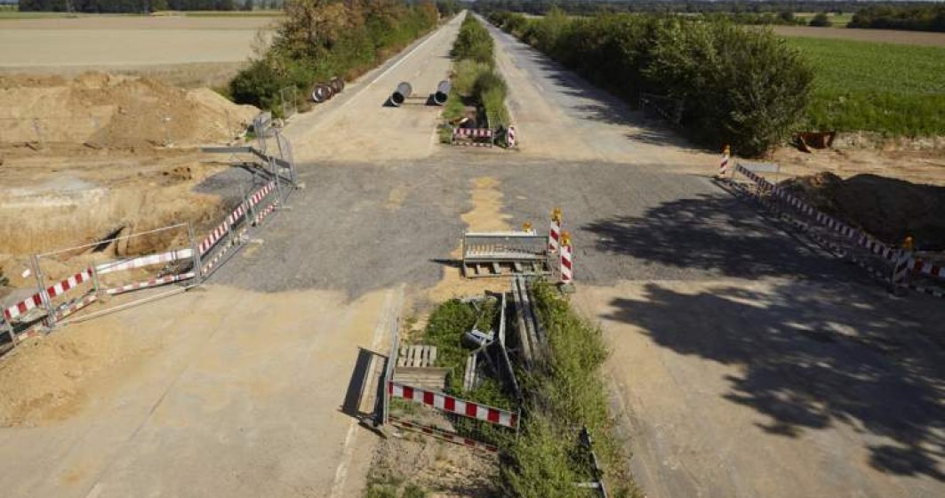 Starea drumurilor din Romania: 763 de kilometri de autostrada si 35% din drumuri sunt pietruite si de pamant