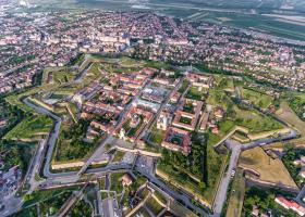 FOTO: Cum arată cetatea din România care a primit "Recenzia de aur - 2023"...