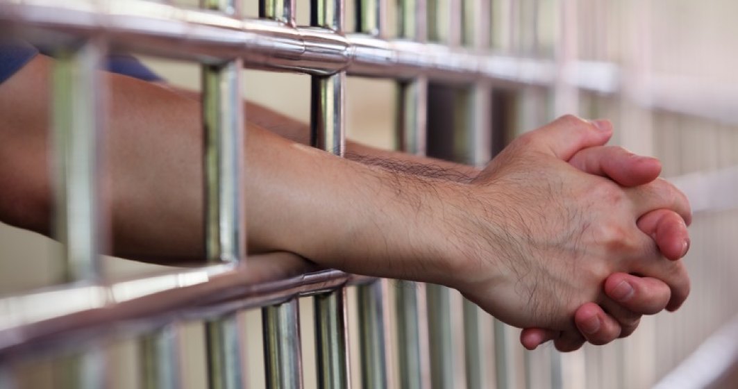 Aproape 500 de deținuți și 33 angajați de la Penitenciarul Jilava, suspecți de COVID-19
