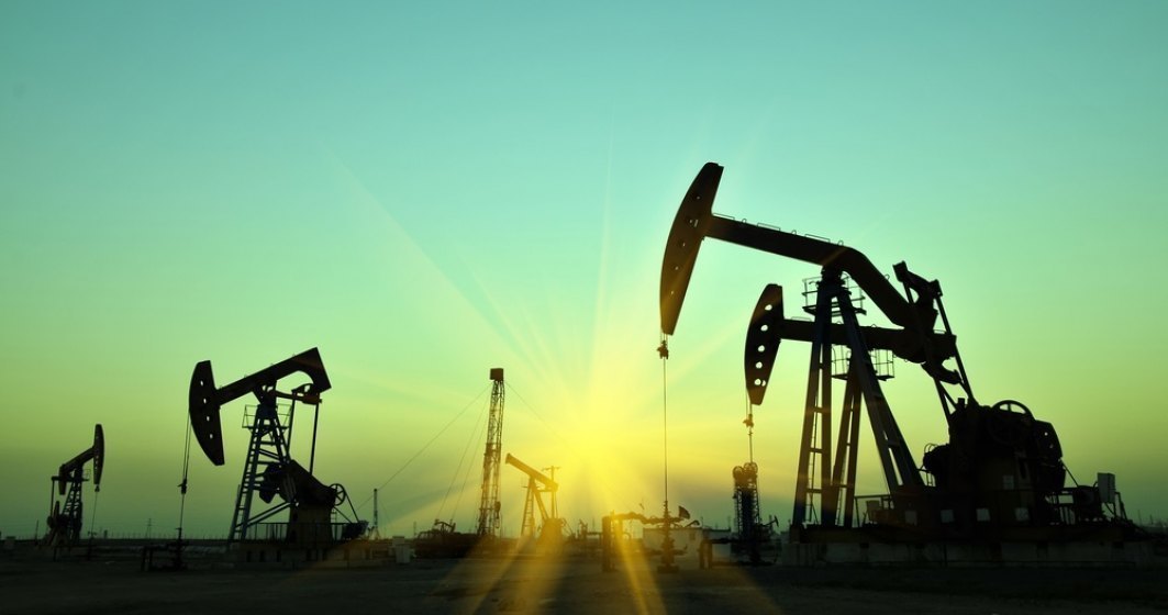Preţul petrolului a crescut cu 4%, după ce OPEC+ a convenit o reducere record a producţiei