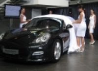 Poza 3 pentru galeria foto Luxul nu ia in seama criza: 6 comenzi pentru Porsche Panamera, model de 100.000 euro