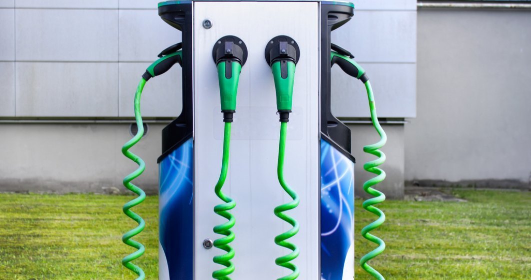 BBC: Să încarci o mașină electrică în sistemul public a devenit aproape la fel de scump cât una pe combustibili fosili