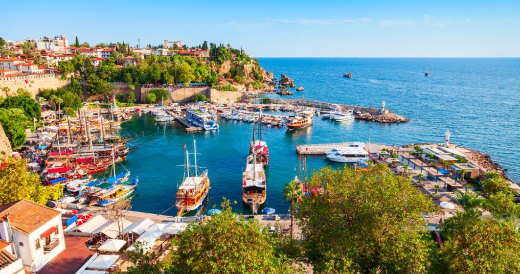 Destinatia sezonului 2019: Peste 210.000 de turisti romani isi vor petrece vacanta de vara in Antalya