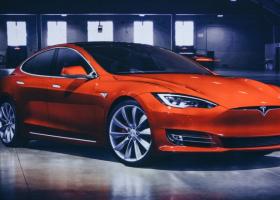 Tesla extinde reducerile de preţuri pentru vehiculele sale electrice în...