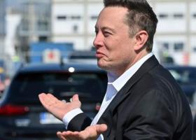 VIDEO | Compania lui Elon Musk a publicat un clip cu primul om care a primit...