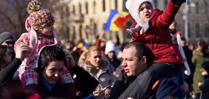 AFP: Pasul inapoi al Guvernului nu calmeaza furia in Romania