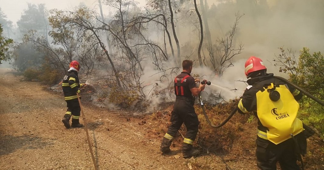 Pompierii români care au ajutat la stingerea incendiilor din Grecia, înaintați în grad