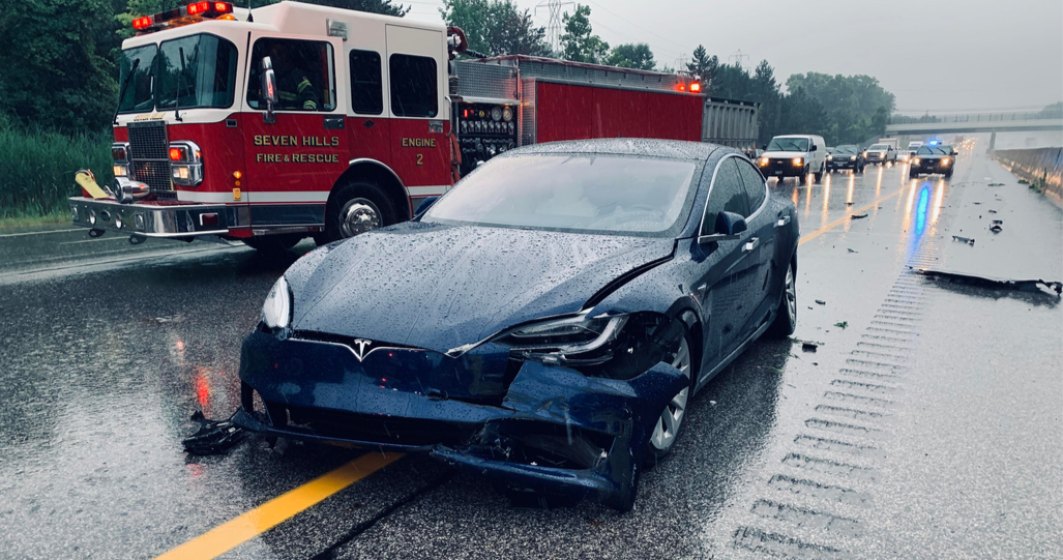 Studiu: Trei sferturi din mașinile Tesla de pe șosele sunt avariate