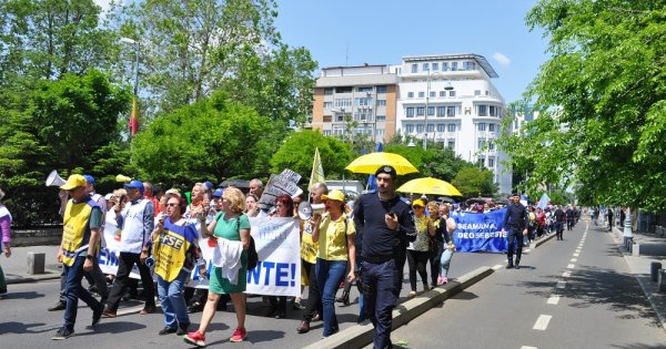 A șaptea zi de grevă generală în învățământ: Klaus Iohannis girează un acord...