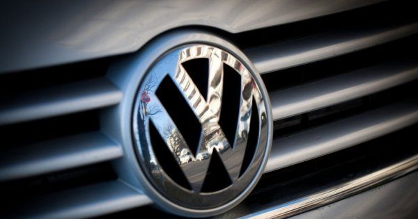 Volkswagen renunță deocamdată la construirea unei fabrici de baterii în...