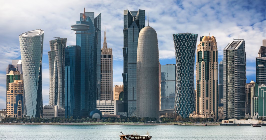 Qatarul îi pedepseşte cu până la 3 ani de închisoare pe cei care nu poartă măşti de protecţie în public