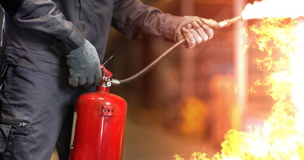 Anul incendiilor: Câți bani au plătit asiguratorii pentru daunele cauzate de foc în 2021
