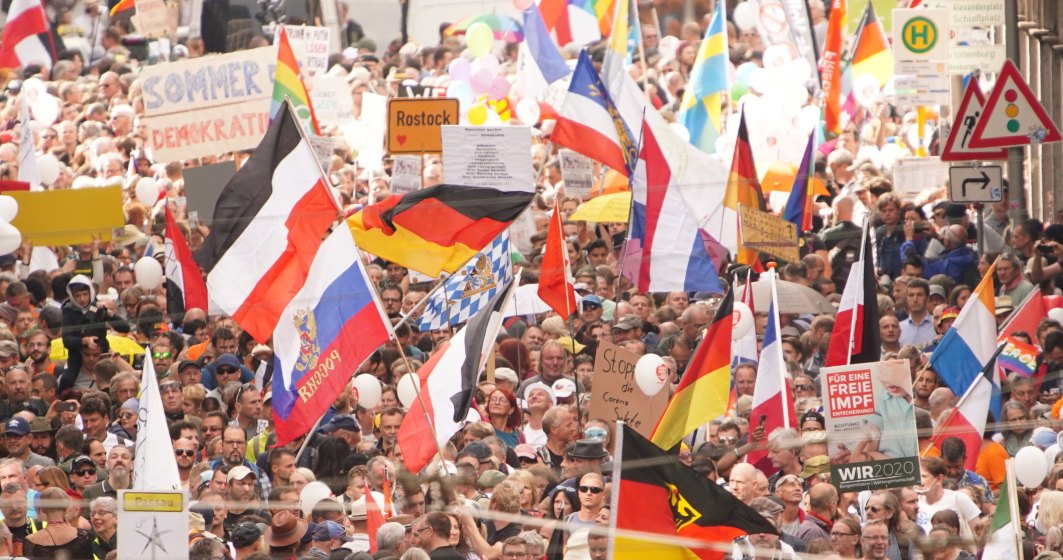 VIDEO Peste 18.000 de persoane au ieșit pe străzile din Berlin pentru a protesta față de măsurile anti-COVID