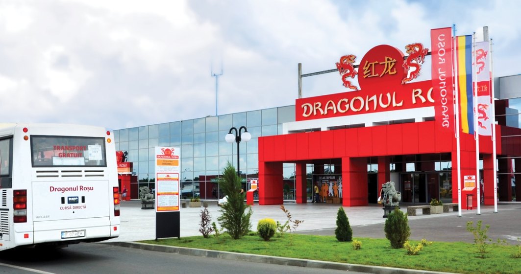 Percheziții la Dragonul Roșu: peste 1.000 de saci cu produse contrafăcute