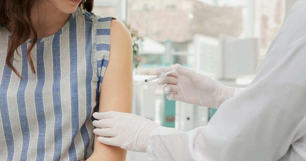 EMA a autorizat vaccinul Pfizer/BioNTech pentru adolescenţi cu vârste cuprinse între 12 şi 15 ani