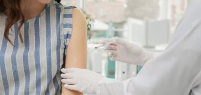 EMA a autorizat vaccinul Pfizer/BioNTech pentru adolescenţi cu vârste...