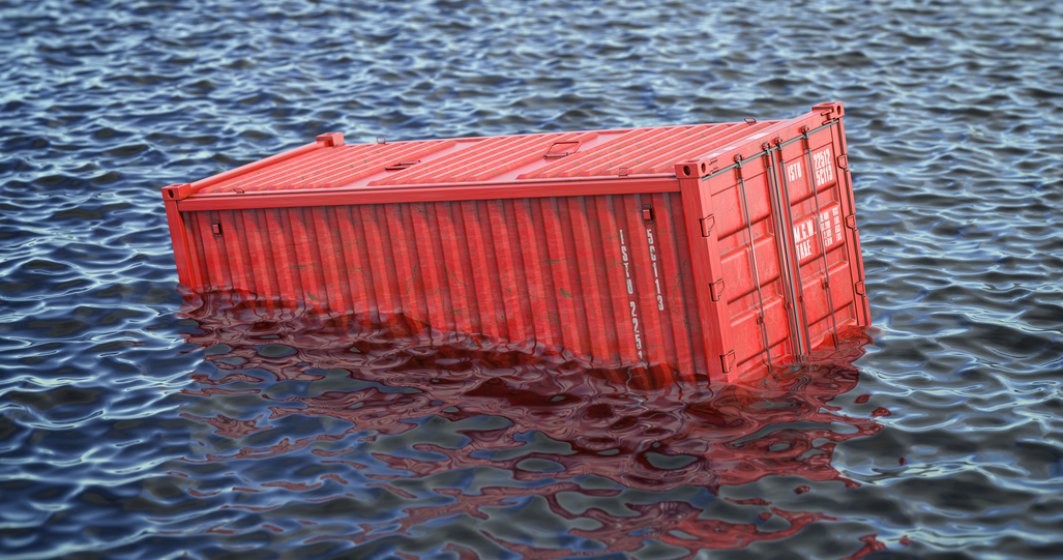 O barjă germană încărcată cu antracit s-a scufundat în portul Constanța. A fost instalat un baraj antipoluant