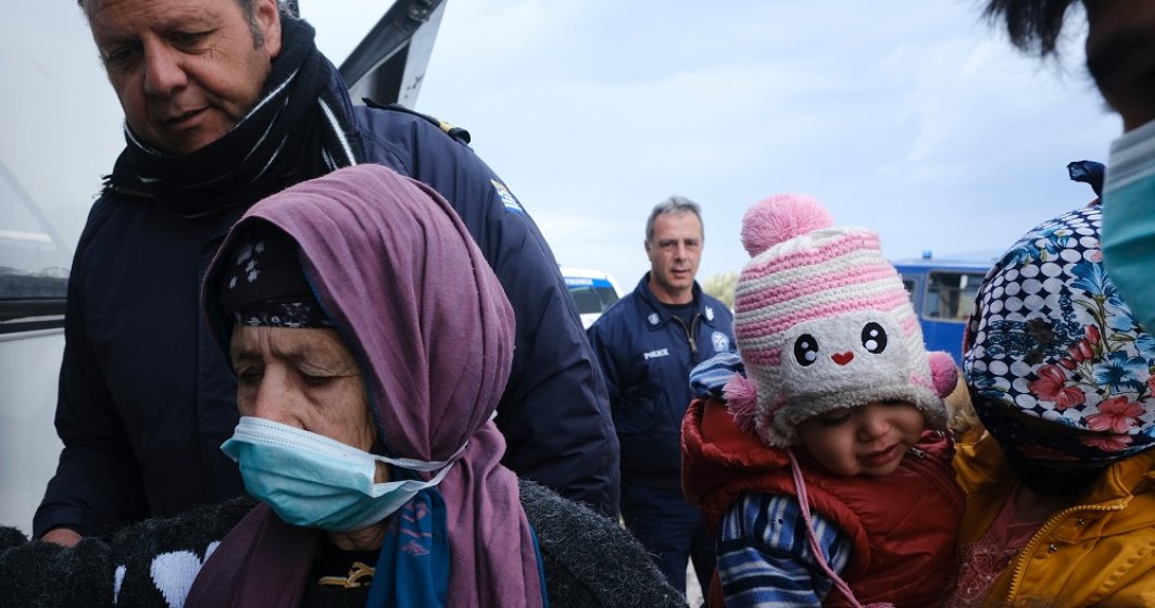 ONU: Din cauza pandemiei, relocările de refugiați au ajuns la un minim istoric