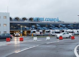 Toate magazinele de pe aeroportul Otopeni se închid pentru aproape o lună,...