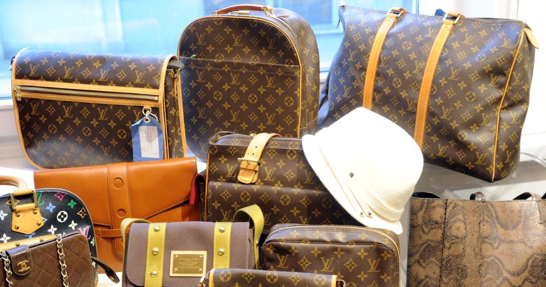 Bunuri de lux contrafăcute de 8 milioane euro, confiscate în vama de la Calafat