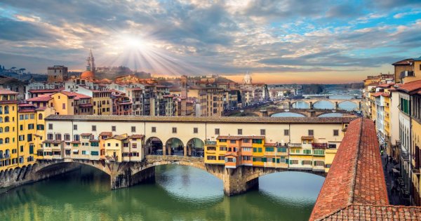 Faimosul Ponte Vecchio din Florența intră în renovare pentru doi ani