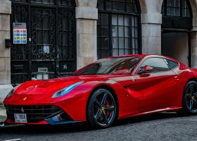 Ferrari va introduce plata cu criptomonede pentru bolizii pe care îi produce