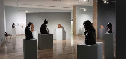 GALERIE FOTO | Expoziția Romulus Ladea de la MNAR: sculptorul care s-a certat...