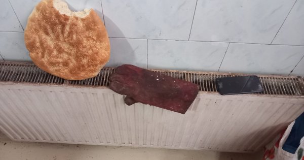 GALERIE FOTO: Ce a descoperit ANPC la o fabrică de pâine din București: mii...