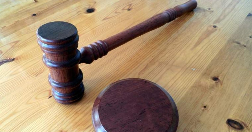 Judecatoare din Arad condamnata la patru ani de inchisoare dupa ce a luat mita, trimisa in judecata in alt dosar de coruptie