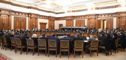Comisia juridica a Camerei Deputatilor discuta luni OUG 14, iar in Senat se...