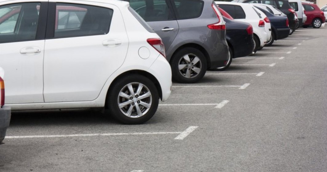 Noi reguli de parcare în București - șoferii riscă amenzi și blocarea mașinilor, dacă nu plătesc parcările publice
