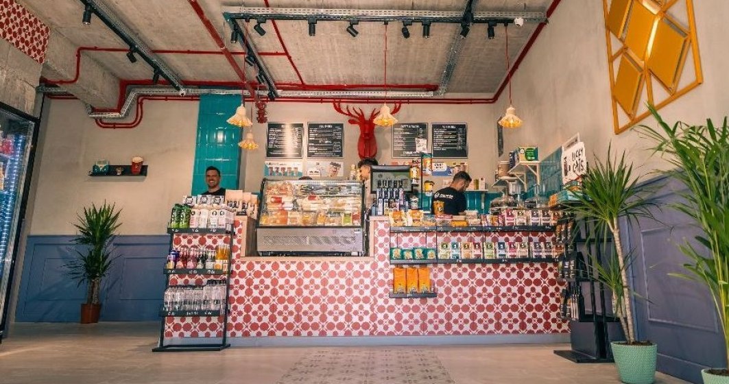 Lanțul de cafenele 5 to go vrea să ajungă la 1000 de cafenele în următorii 4 ani. 1.6 mil. clienți îi treg pragul lunar