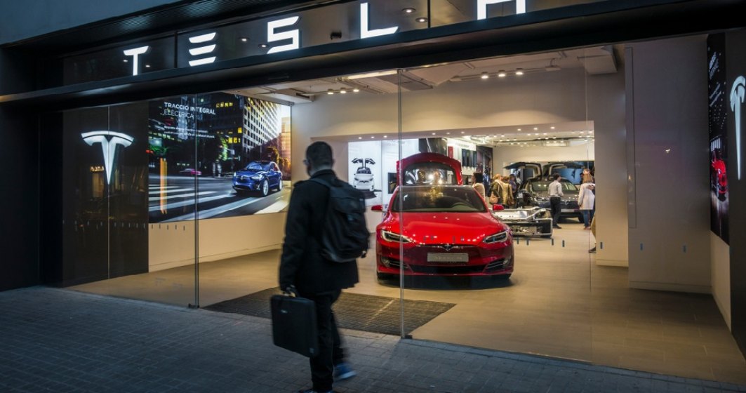 Tesla anunta pierderi de 400 de milioane de dolari