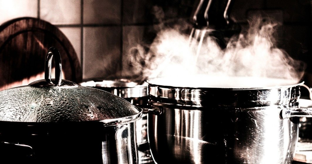 Românii au învățat să gătească în timpul pandemiei și își vor upgrada bucătăriile anul acesta