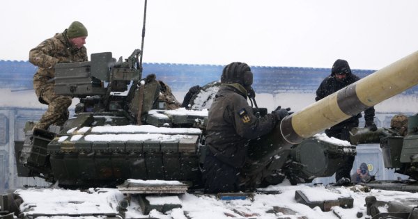 După ce a primit sute de blindate din Occident, Ucraina încheie pregătirile...