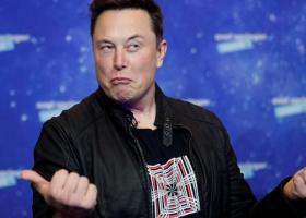 Elon Musk a intrat cu colții în angajații Tesla: a concediat o echipă întreagă