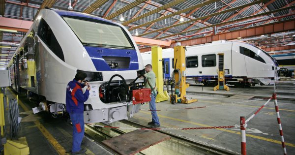 Un nou tren electric, primul după 40 de ani, va ajunge în România. Cât a costat