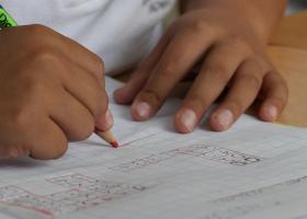 Elevii din România vor putea susține un test național de evaluare a...