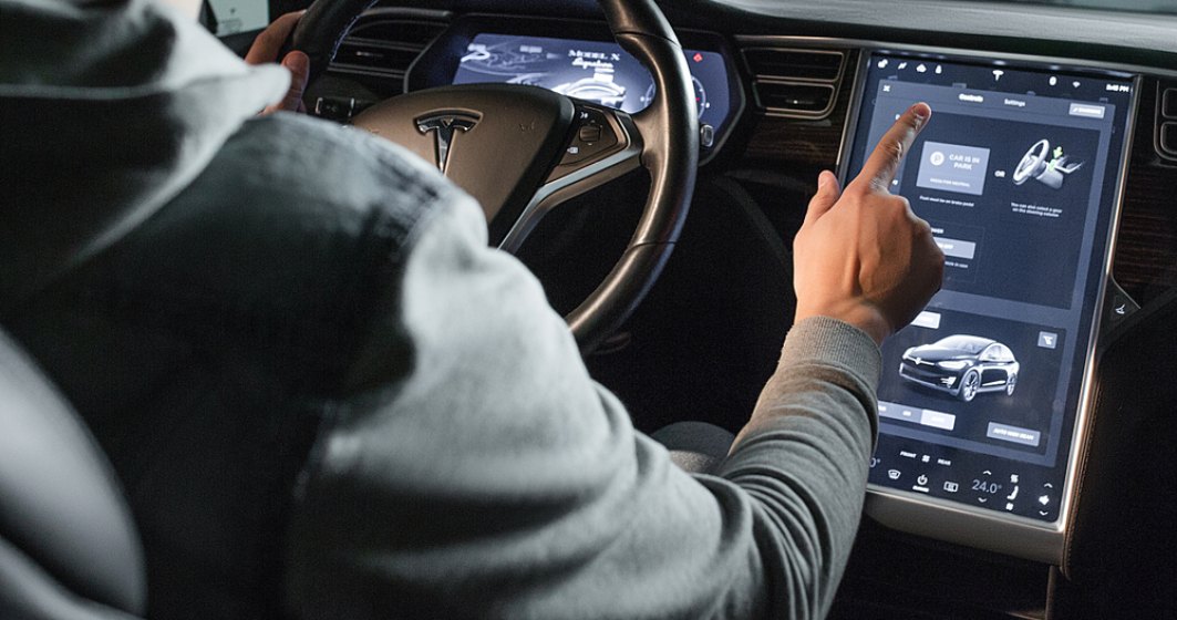 Elon Musk va aduce pe mașini baterii cu o densitate de energie cu 50% mai mare în 3-4 ani