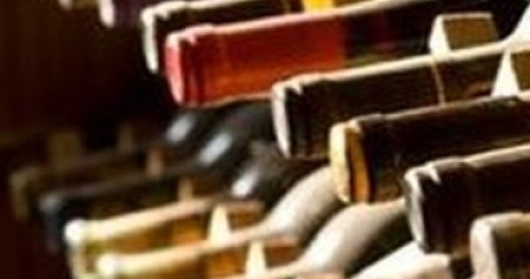 Alain Delon isi vinde colectia de vinuri
