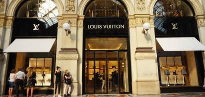 LVMH, proprietarul brandului Louis Vuitton, va produce dezinfectant pe...