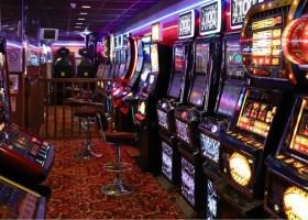 Proiect de lege: sălile de jocuri de noroc să fie interzise la parterul...