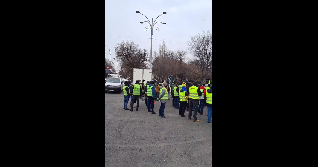 Polițiștii protestează în Piața Victoriei: cer ”dezghețarea” salariilor și pensiilor