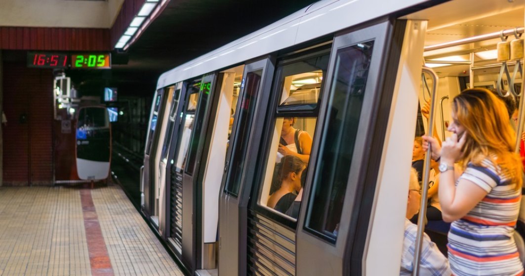 Incident la metroul bucureștean: un călător s-a prins cu cătușe de șine la Piața Unirii