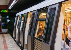 Incident la metroul bucureștean: un călător s-a prins cu cătușe de șine la...