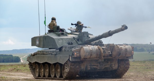 Marea Britanie va trimite Ucrainei o escadrilă de tancuri Challenger 2