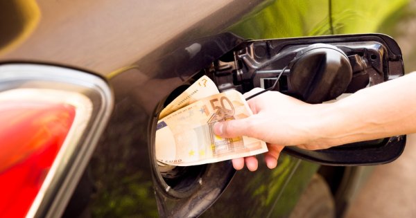 Guvernul din Ungaria vrea să reducă forțat prețul la benzină