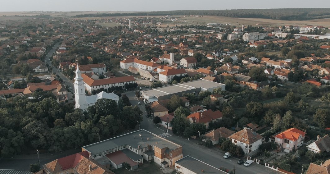 Cum arată un oraş din România după ce primarul i-a pus pe asistaţii social la muncă