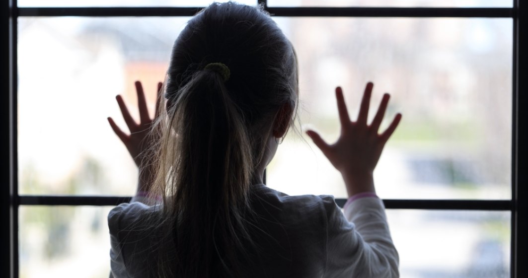Psiholog: Atenție la cei mici, în izolare! Copiii pot prelua din grijile și temerile adulților